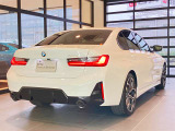 BMWのメカニックによる、100項目の納車前点検エンジン、ミッション、マフラー、電気系統やコンピュータなどを詳細に点検します。交換基準の部品があれば、純正部品を使用し整備した後にお客様にお渡しします。