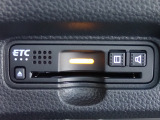 ■【ETC車載器】が装備されています。セットアップをしてお渡しとなり、ETCカードを差し込むだけで高速道路の利用が可能です。