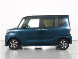 中古車は1台として同じコンディションのものは存在しないため、安心しておクルマをお選びいただけるよう、信頼のおける第三者機関が基準に従い、車両の品質と状態をチェックし、評価するのが「第三者評価」です。