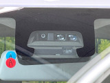 【スズキ セーフティサポート】走行中に前方の車両等を認識し、衝突しそうな時は警報とブレーキで衝突回避と被害軽減をアシスト。より安全にドライブをお楽しみいただけます。