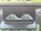 【プリクラッシュセーフティ】前方の車両等を検知し、衝突しそうな時は警報で注意を促し、ブレーキを踏む力をサポート。ブレーキを踏めなかった場合は衝突被害軽減ブレーキが作動、衝突回避をサポートします。