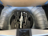 スペアタイヤ搭載でもしもの時でも対応できます!長距離のドライブでも安心です♪