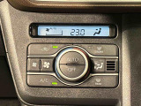 車内空調は&rdquo;AUTOエアコン&rdquo;にお任せ。運転に集中出来ますよ!