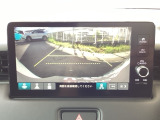 バックモニター付きで、車庫入れやバック時の後方確認をしっかりサポート。モニターに映し出される映像で死角も確認しやすく、狭い場所での駐車や後退時の操作をより安心して行えます。