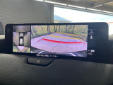 【360&deg;ビューモニター】専用のカメラにより、上から見下ろしたような視点で360度クルマの周囲を確認することができます☆死角部分も確認しやすく、狭い場所での切り返しや駐車もスムーズに行えます。