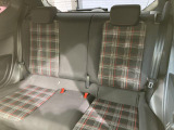 シートは適度な硬さによって長時間の運転でも疲れにくいと定評があります。国産車とは全く違った座り心地ですが、長年培われた欧州の椅子文化をご体感ください。