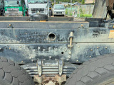 助手席側後方のボディーボルトに緩みがあります。
