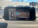 大型車必須装備の360&deg;モニター。視認性も高く予防安全の必須装備です。