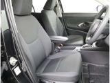長時間の運転でも疲れにくい、ホールド性の高いシート
