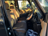 運転席シート廻りは使用感も少なく、良好な状態となっています。丁寧に使われていたことがよくわかりますね。
