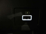 USB充電専用電源ソケットも付いています。モバイル機器などの充電専用