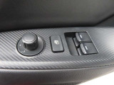 運転席のパワーウインドースイッチ部です。よく触れる場所だからこそ、使用状態があらわれますよね。ぜひこうした所もチェックしてください。