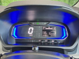 文字が大きく、とっても見やすいメーターです☆ディスプレイがグリーンに光ると、燃費の良い運転をしている証拠です(*^_^*)