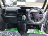 運転中も見やすいメーター。