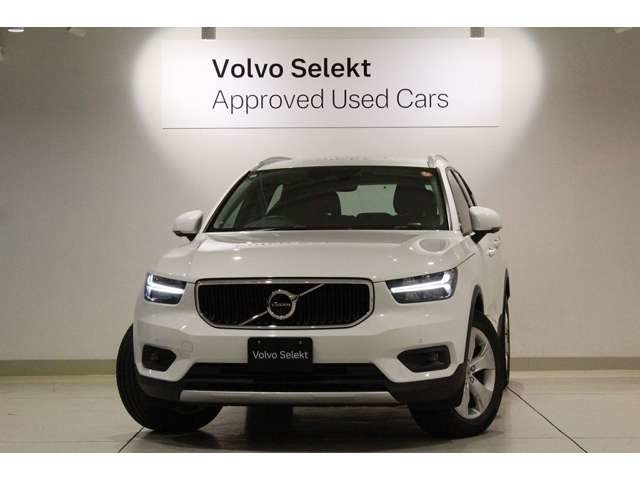 XC40 B4 AWD モメンタム 4WD