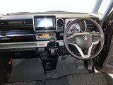 見通しのよいすっきりとした視界で、誰でも運転しやすいです。運転のしやすさは疲れにくさにも繋がりますよ♪
