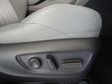 パワーシート搭載。微妙な調整が手軽にでき、ピッタリのポジションで運転することが可能です。