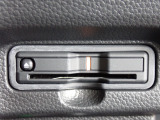 ■【ETC車載器】が装備されています。セットアップをしてお渡しとなり、ETCカードを差し込むだけで高速道路の利用が可能です。