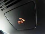 SOSコール/エアバックが展開するような深刻な事故において、自動でSOSコールを発信します。車内で急病人が出るような緊急時は、手動で発信可能です。