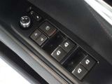電動格納式ドアミラー・パワーウインドウを装備しています。