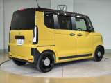 ご納車までの期間ですが、県内のお客様は1、2週間、県外のお客様は2、3週間ほどでご納車が可能となります。ただし、お支払いや書類の状況によっては多少の前後もありますので、その際には何卒ご了承下さい。