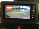 バックガイドモニターで、後方を確認しながら安心して駐車することができます。運転初心者も熟練者も必須の機能ですよ!