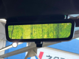 【デジタルインナーミラー】後席の大きな荷物や同乗者で後方が確認しづらい時でも安心!カメラが撮影した車両後方の映像をルームミラー内に表示。クリアな視界で状況の確認が可能です!