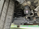お車を安心してお乗りいただく為には、足回りの定期点検が欠かせません。サービスサポート(有償保証)では無料点検もご提供しており、安心のカーライフをお過ごしいただけるサポート体制が整っています。