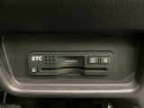 ハンドルの左下にETCがついています。高速道路の料金所の通過も楽々です!。カードの取り出しもしやすい場所についています。
