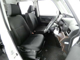 【内装】室内は、トヨタ独自の自動車クリーニング&ldquo;まるまるクリン&rdquo;を施工済です!シートを取外し後、シート本体はもちろん、床面・天井等、細部にわたり徹底的に洗浄!仕上がりには、自信があります☆