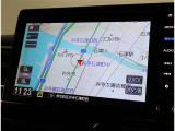 純正ナビを装備。タッチパネル式で使いやすく、お出かけもラクラクです。