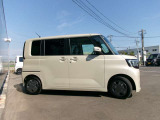 スライドドアですので、狭い駐車場での、乗り降りも、しやすく便利です。