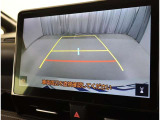 バックガイドモニターで、後方を確認しながら安心して駐車することができます。運転初心者も熟練者も必須の機能ですよ!