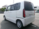 Honda車は低重心です。室内の居住空間は大事ですが、運転する楽しさや喜びも実感できる車となっております。空気抵抗時が低ければ燃費性能も向上しますよね。