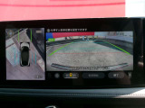 苦手な駐車もクルマがサポートしてくれます。