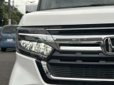 LEDヘッドライトは、点灯の瞬間から最大光量を発揮し、突然暗くなるトンネルなどでの安定感を高めます。