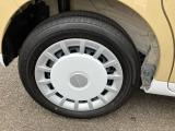 安全安心な走行のために、納車前には小さなクルマを知り尽くしたエキスパートが基本性能に関わる機能や状態を徹底的に点検しています。