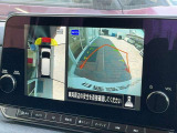 大画面9インチナビでクルマを上空から見下ろしているかのように、状況を把握できます。ハンドルを回転させると、車の動きが確認できたり、センサーの反応する位置が見えたりするのもとても便利ですね!!