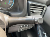 LEDヘッドライトハイビームアシスト機能付です。前方検知用カメラで、先行車や対向車のライト、道路状況・道路周辺の明るさを検知し、前方の視界を確保し手動で切り替えるわずらわしさを軽減します。