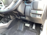 【eコンスイッチ】低燃費運転をサポートするECONモード。スイッチをONすると、エンジンやトランスミッション、A/Cなどを協調制御し、燃費の向上に貢献。エコドライブの効果を高めます。