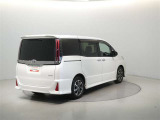 大きすぎず、小さすぎず、運転もしやすくシートアレンジも多彩で、どの世代の方にも気に入っていただけるお車です♪