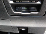 ETCももちろん搭載。いちいち料金所で停車する必要なんて当然ないです。スムーズにストレスなくドライブをお楽しみください。(※支払総額にセットアップ費用は含まれておりません。)