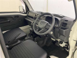 清潔で広々した座席です。ぜひ、現車を見て体感してみてください。
