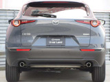 CX-30のエクステリアデザインは、明確なラインを使わず、面の動きのみで表現。アートとしての美しさと生命感を感じさせるデザインを創生しています