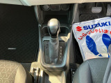 フロアCVTです。高級感あふれるシルバーステッチのシフトブーツ!お好みの方は是非。