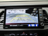 バックカメラの画像です。ガイドラインがスムースな車庫入れをサポートいたします!車庫入れの安心感がアップしますね☆