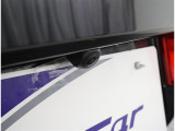 バックカメラが付いているので後方確認が非常にしやすいです。今や運転初心者も熟練者も必須装備!ついていて損はないですね♪