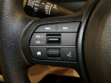 【ステアリングリモコン】ステアリングにオーディオ調節可能なスイッチが装備されていますので運転中でも視線をそらさずにオーディオの調節が可能です!