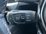 アクティブクルーズコントロール(ストップ&ゴー機能付) 前走車がいる場合はレーダーと車載カメラがその速度と距離を検知し自動制御によって適切な車間距離を保ちます。