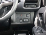 リヤドアは、両側電動スライドドアとなっており、運転席側にあるスイッチやインテリジェントキー操作でも開閉することが可能です♪